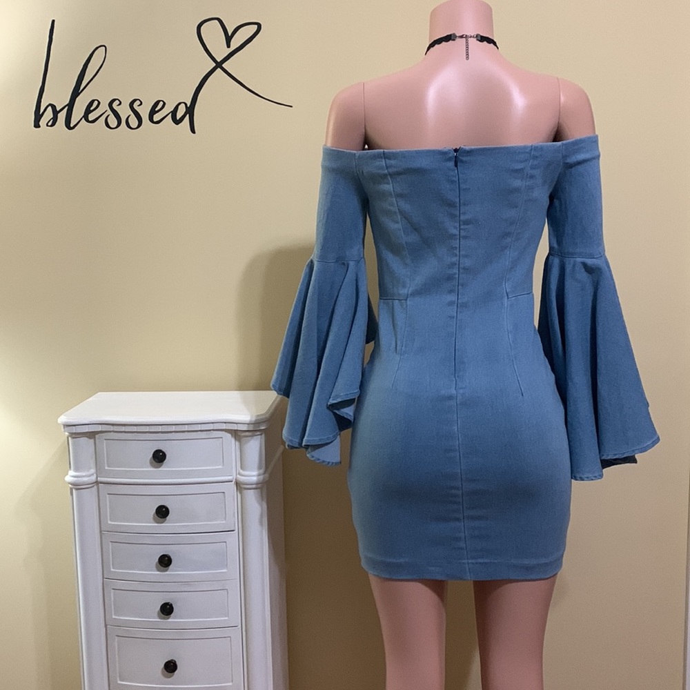 🌹Open Shoulder Bell Sleeve Denim Dress🌹 - Picture 5 of 8